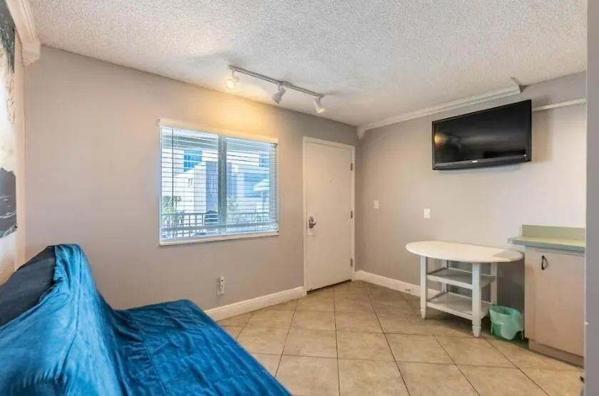 Ocean View Condo - Steps To Beach - Ace Location Clearwater Beach Holiday home
