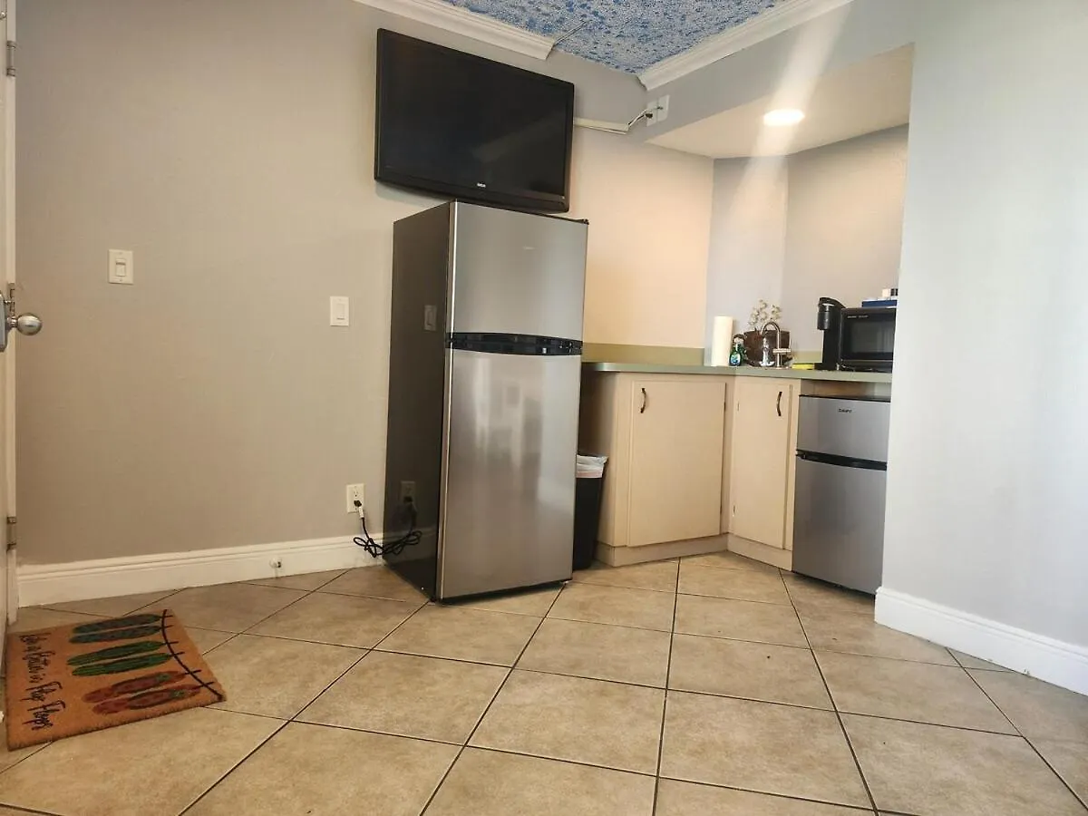 Ocean View Condo - Steps To Beach - Ace Location Clearwater Beach